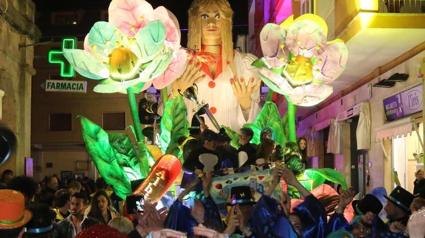Sua Maestà pronta a dare il via al Carnevaletto in riva alla laguna