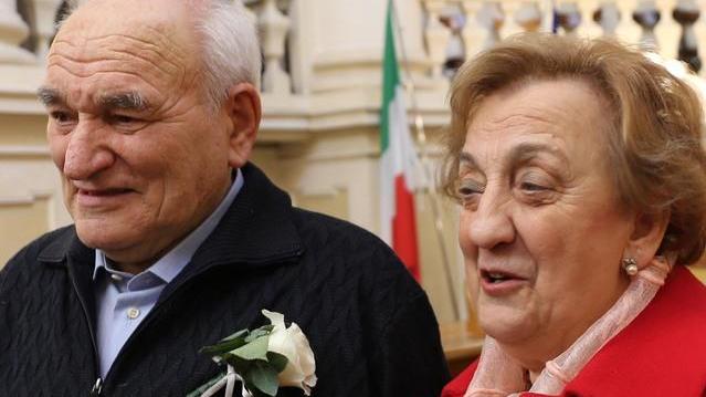 Anche il sindaco in festa «Auguri a Maria e Mecco Siete un bell’esempio»