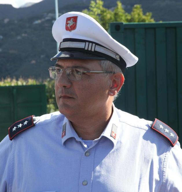 Cinque minuti di paura per un’auto impazzita sulla via per Vallecchia 