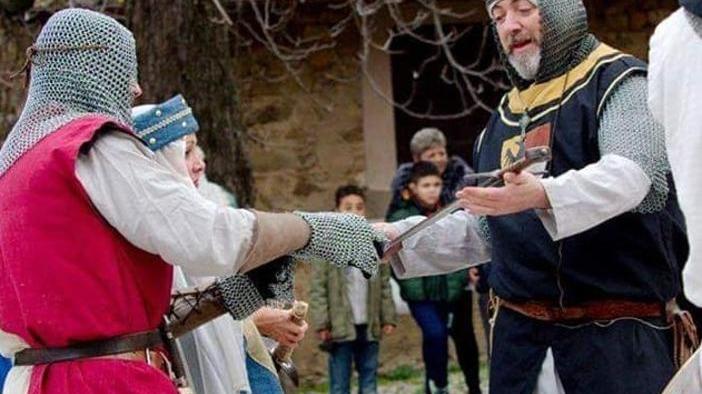 Il borgo accoglie le maschere oggi c’è il carnevale storico