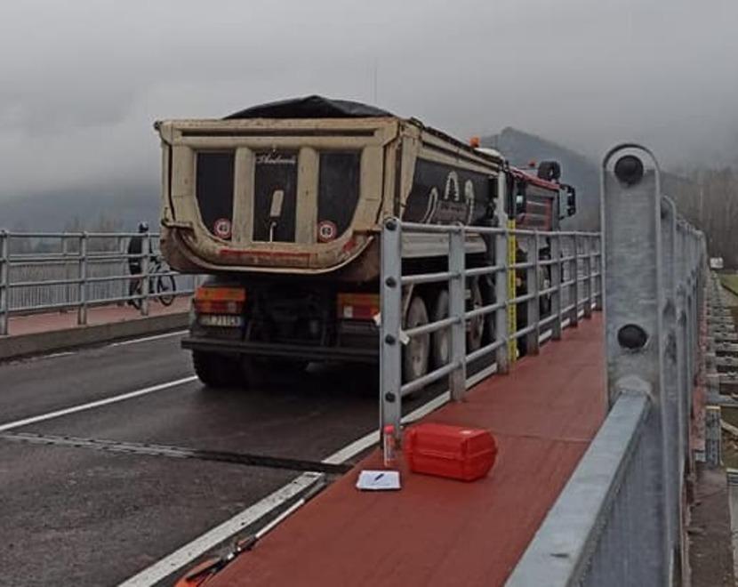 Rattoppate le nuove buche sul ponte 