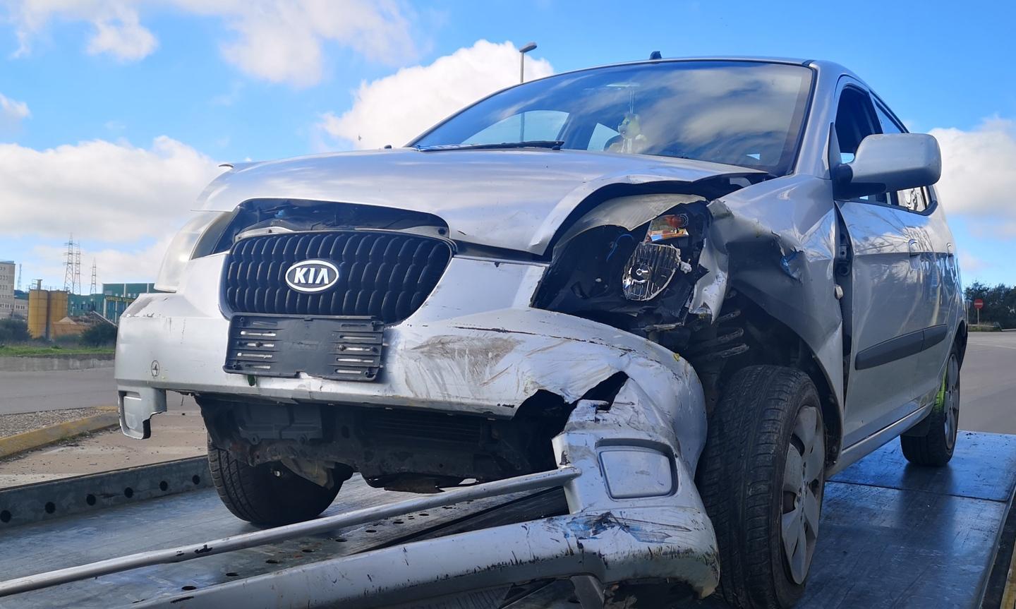 Scontro tra due auto, un ferito