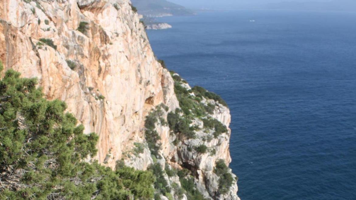 Alghero, Grotta Verde: tanti soldi ma la scalinata è incompiuta e inaccessibile