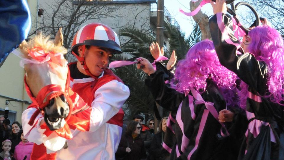 Sfilata di Carnevale via alla presentazione delle domande