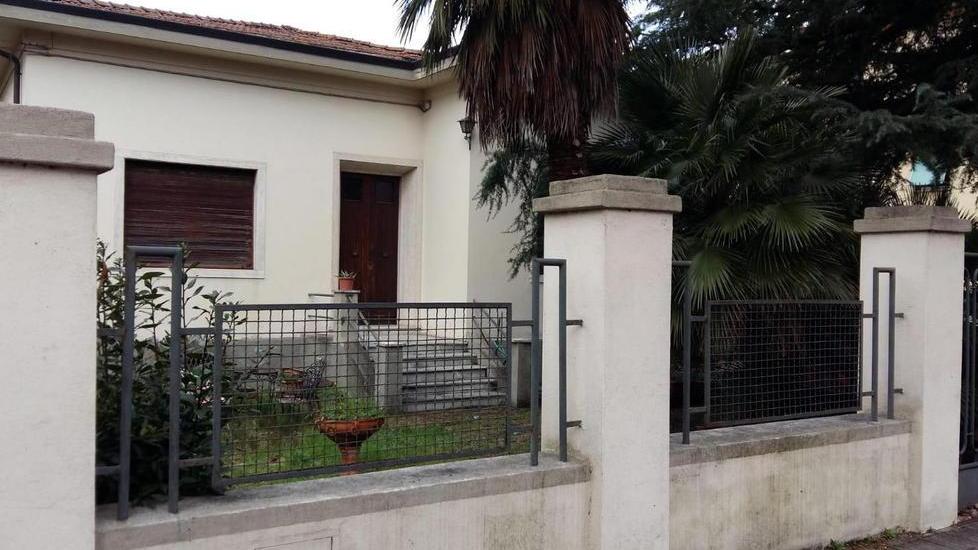 La villetta di via Don Bosco a Pisa che era stata occupata abusivamente e in cui c’è stato il blitz dei carabinieri