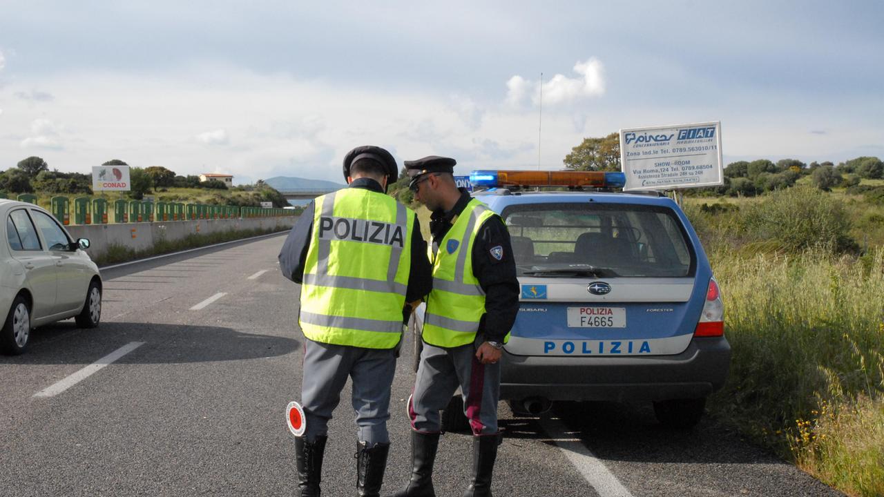 Una pattuglia della polizia stradale, immagine di repertorio