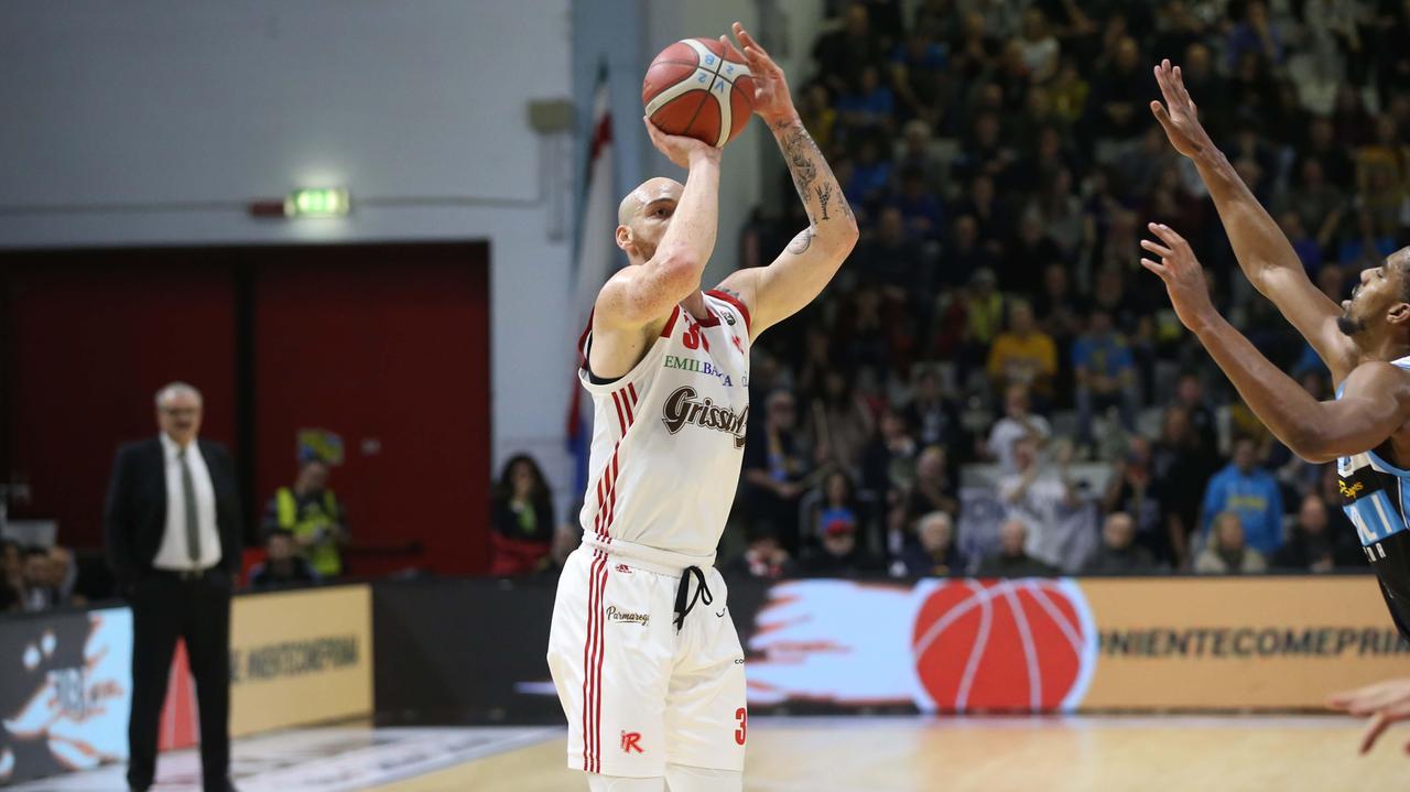 L' ala statunitense Reggie Upshaw ha fallito il tiro della vittoria a Cremona