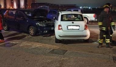 Lo scontro tra le due auto