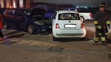 Lo scontro tra le due auto