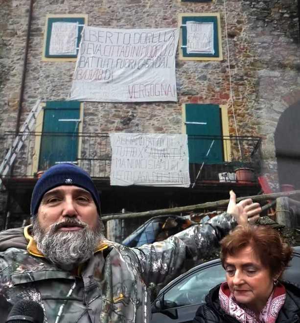 Proprietà isolata per colpa di una casa pericolante 