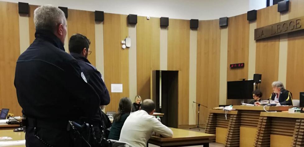 Stuprò bimbo: sei anni al vicino di casa 