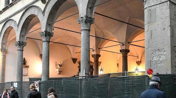 Palazzo Pretorio, la facciata è a rischio «Degrado diffuso, possibilità di crolli»