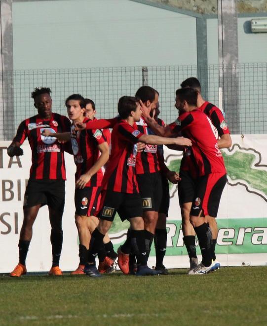 Missione compiuta per la Lucchese: vittoria a Sanremo e primato solitario 