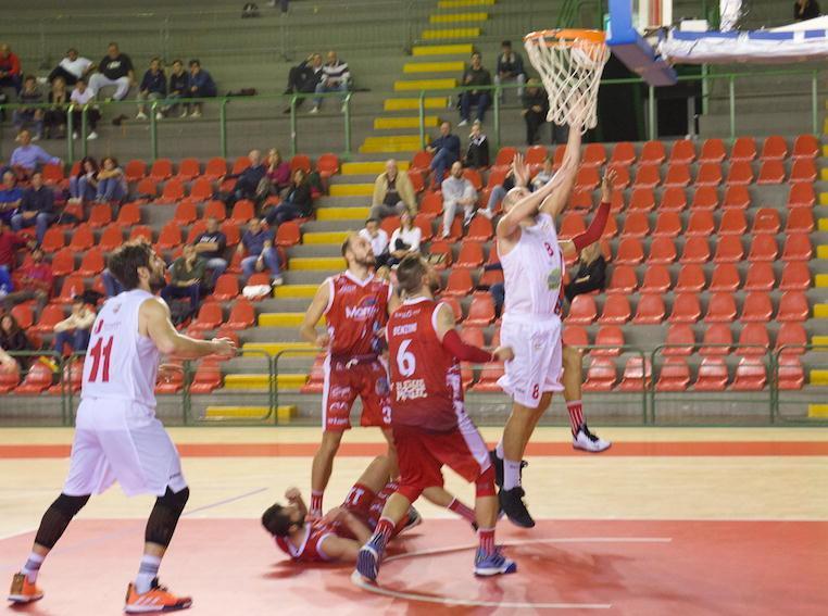 Lucca sfiora la rimonta ma si ferma sul più bello Alba passa per un soffio