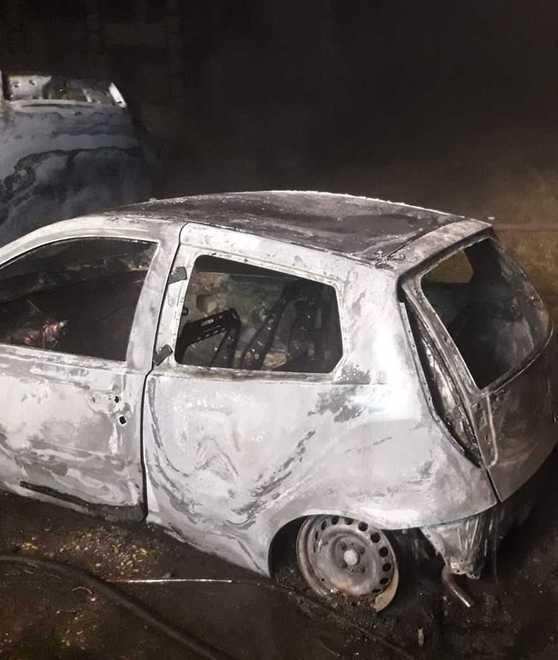 Rogo distrugge un’auto Si segue la pista dolosa 