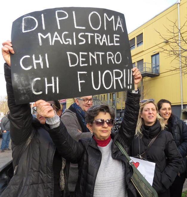 Oltre 130 insegnanti esclusi dalle graduatorie, in 45 hanno perso il posto di ruolo 