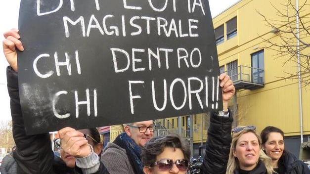 Oltre 130 insegnanti esclusi dalle graduatorie, in 45 hanno perso il posto di ruolo
