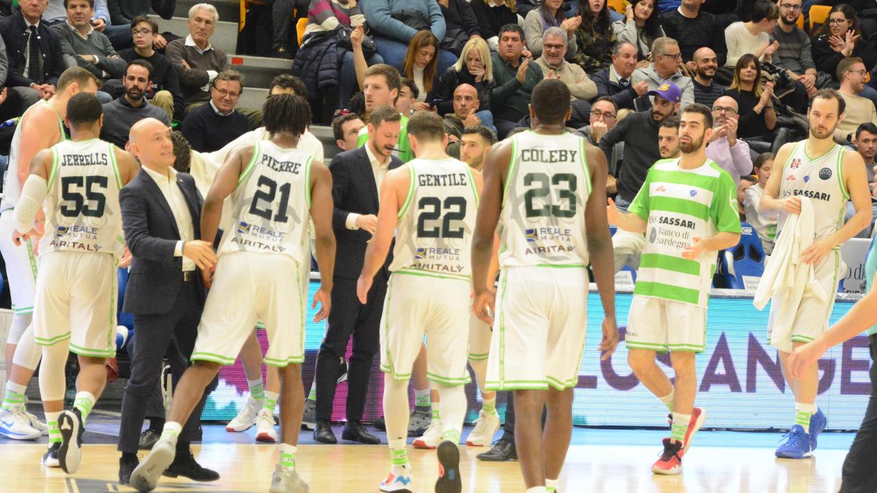 Un time-out nella sfida interna di Coppa contro Holon