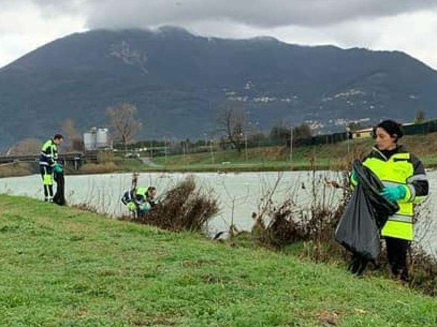 Oltre 200 kg di rifiuti raccolti dai volontari al parco fluviale
