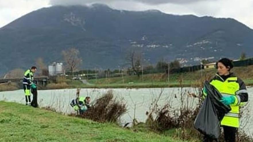 Oltre 200 kg di rifiuti raccolti dai volontari al parco fluviale