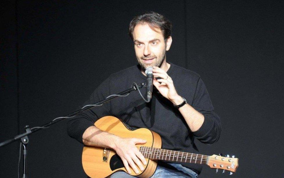 Neri Marcorè incontra gli studenti