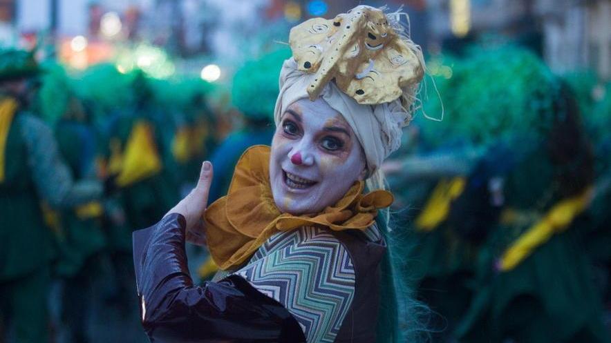 Il Carnevale di Viareggio fa il giro del mondo grazie ai carri di Cristiano Ronaldo e Greta