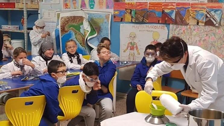 I bambini della scuola Tesei producono sapone artigianale
