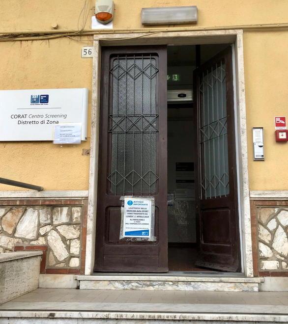 Scrivanie dove prima erano i medici dello sport 