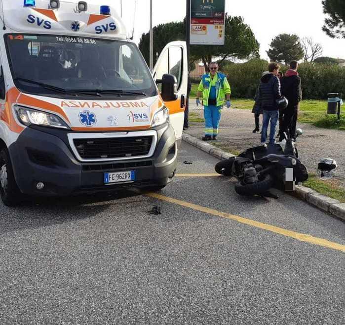 Travolto sulle strisce pedonali da un motorino: grave 41enne 