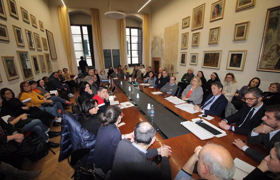 L’incontro in Comune coi dirigenti scolastici e il direttore della Prevenzione Asl Renzo Berti