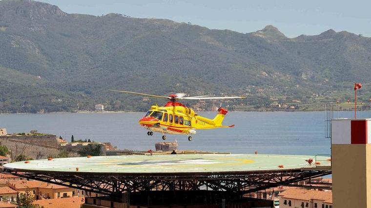 Il medico non può prendere la nave, in pronto soccorso ci va il chirurgo