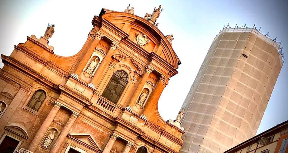 Reggio Emilia, il restauro della torre di San Prospero si fa con il... Lambrusco: vendute 15.500 bottiglie