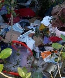Una discarica abusiva verso Colle Reciso 