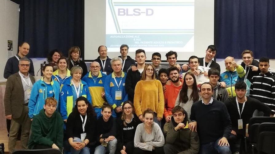 Un corso per imparare ad usare il defibrillatore