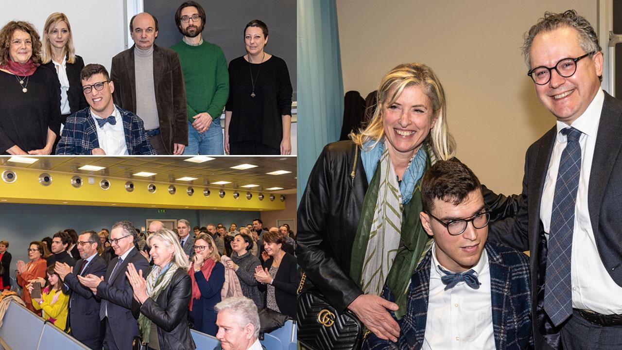 Tommaso Fanucci nella foto a sinistra insieme alla commissione di laurea. Nella foto in basso a sinistra, il pubblico che ha partecipato alla discussione della sua tesi applaude Tommaso, mentre viene proclamato dottore con 110 e lode in Discipline dello spettacolo e della comunicazione all’Università di Pisa. Nella foto a destra, una bella immagine di Tommaso Fanucci al Polo Piagge insieme ai suoi genitori