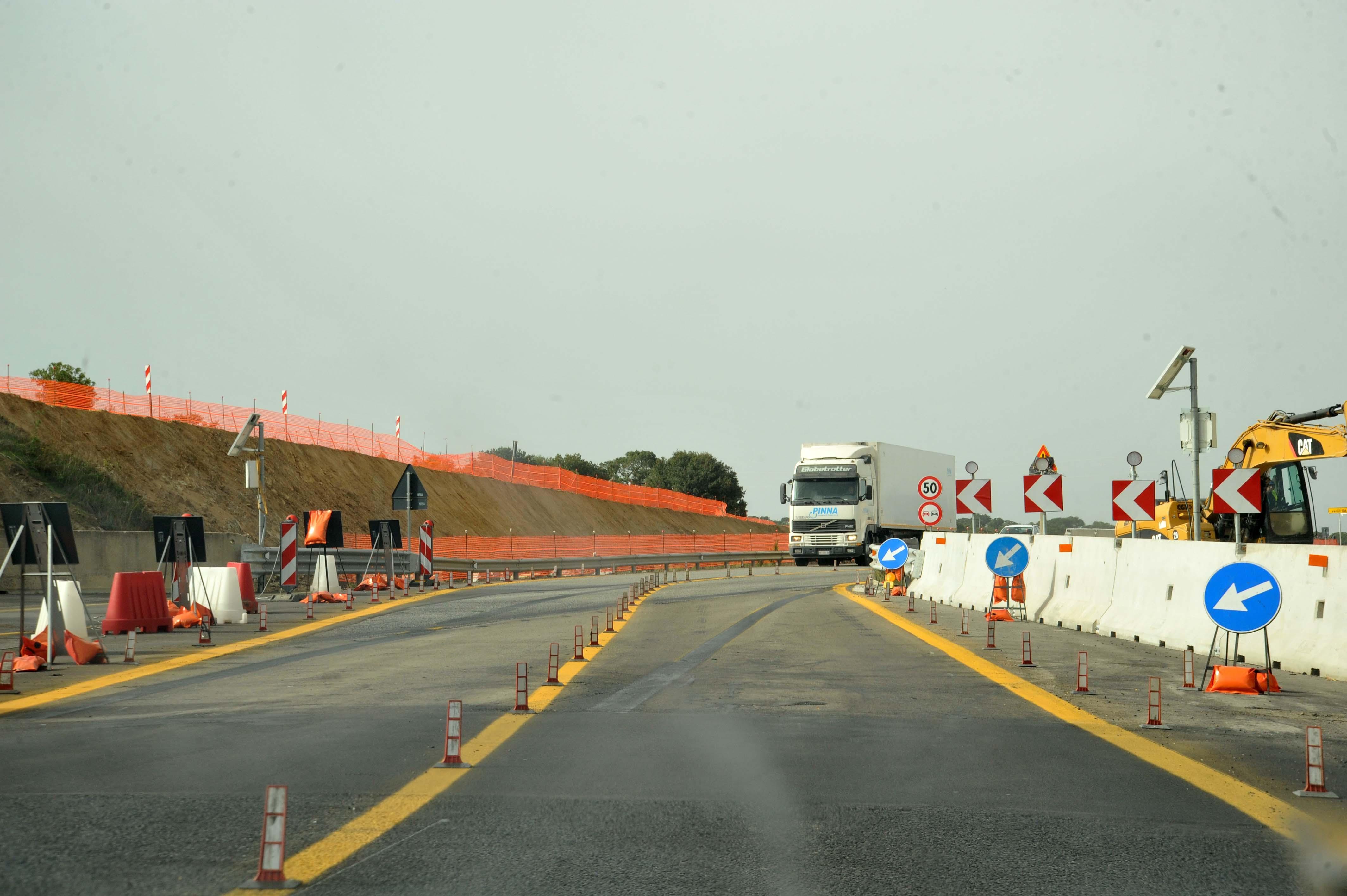 Un cantiere per la strada 4 corsie Sassari Olbia, immagine di repertorio