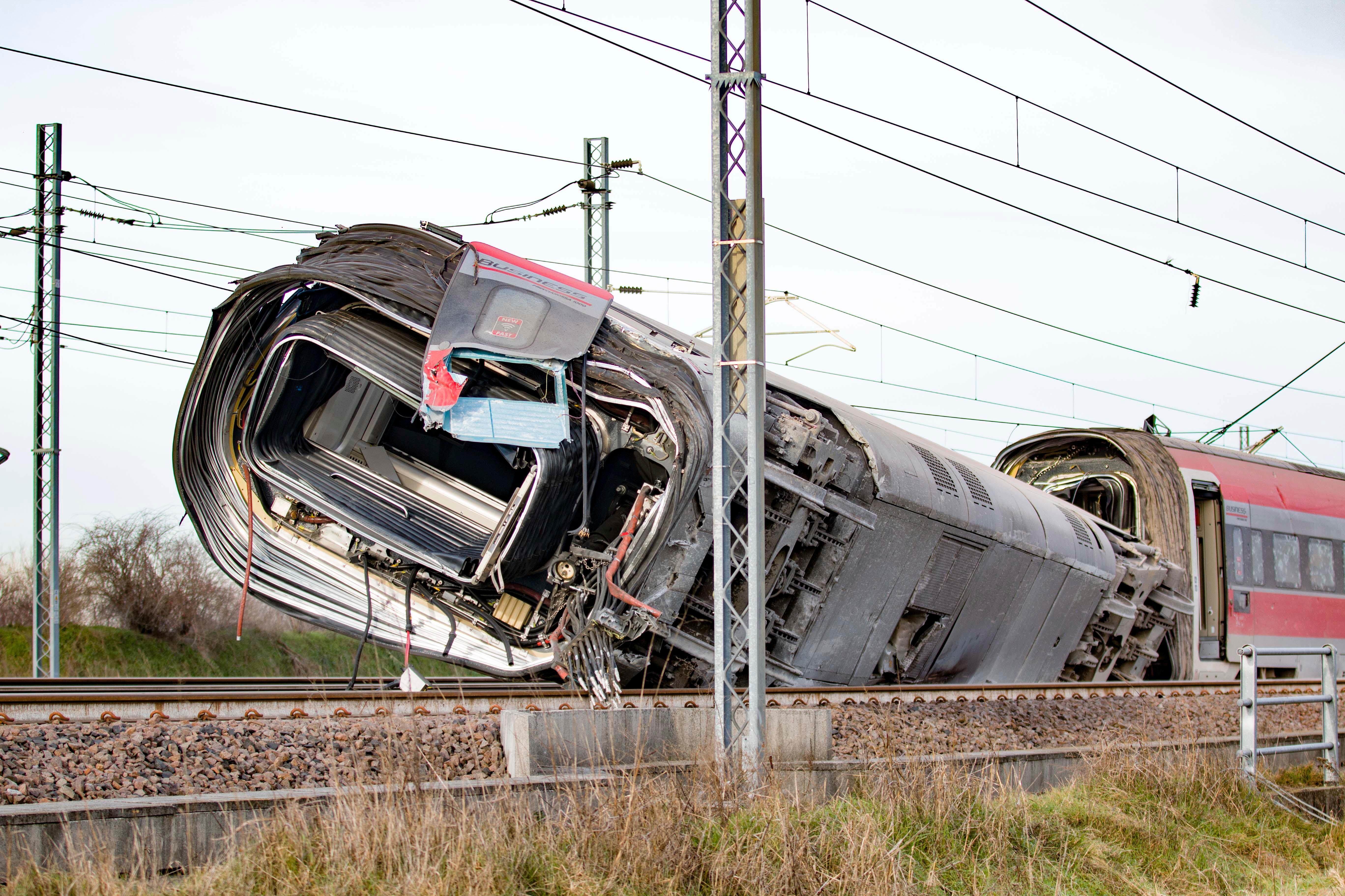 Frecciarossa deragliato a Lodi, i familiari delle vittime di Viareggio: "Ora il ministro ci ascolti" 