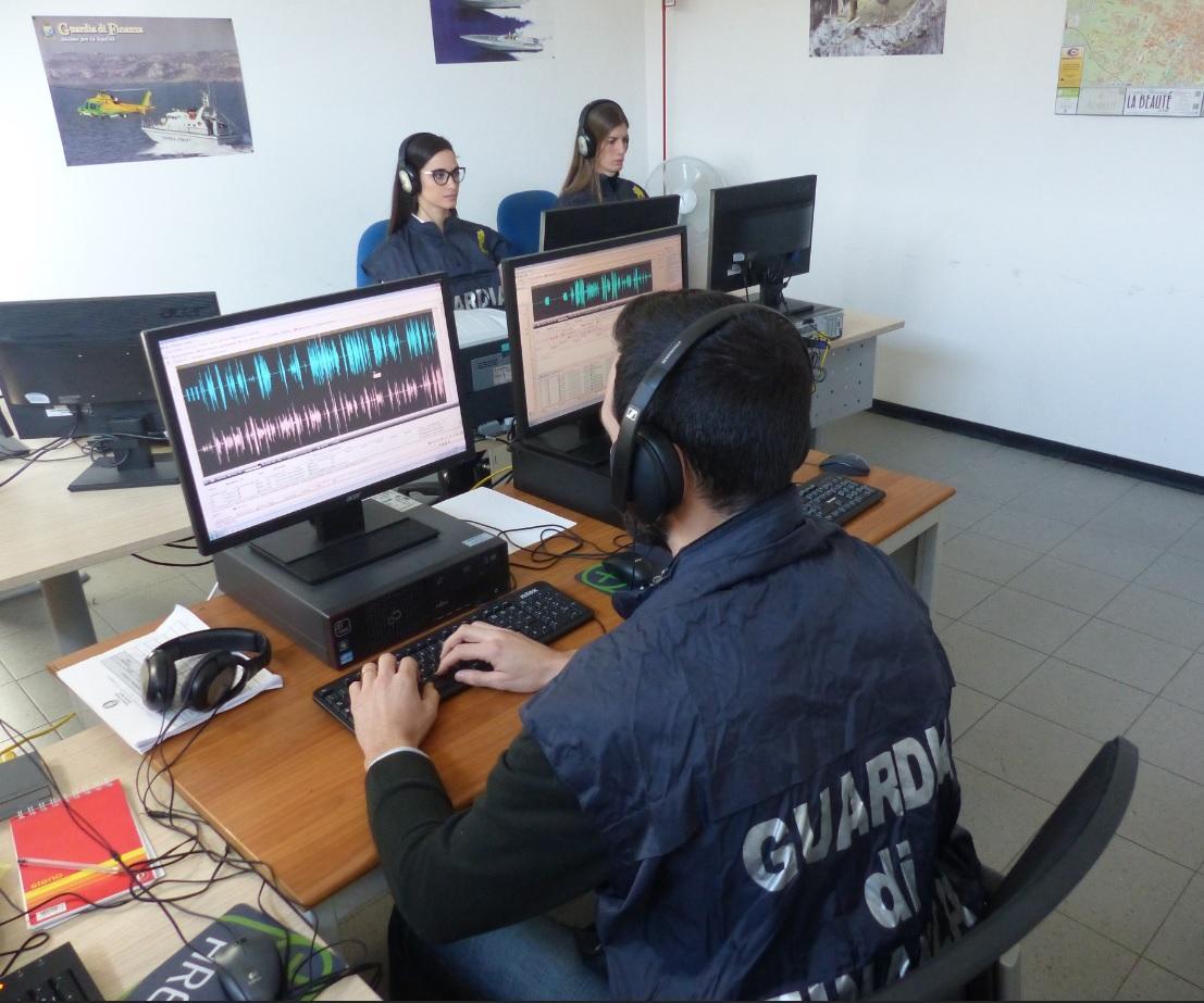 Investigatori al lavoro