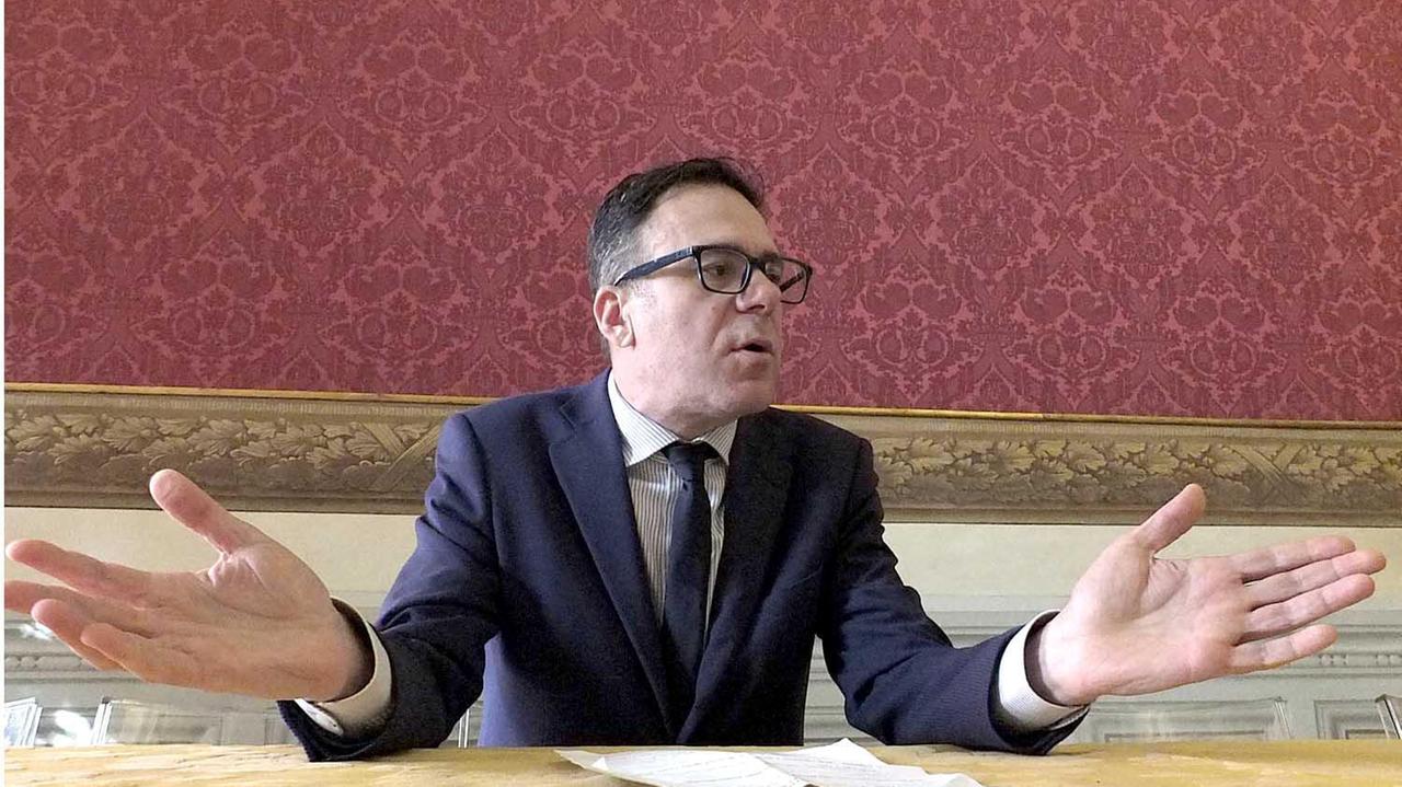 Tangenti in Comune: avviato l’iter per le sanzioni disciplinari contro i due dipendenti