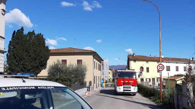 Tubo del gas tranciato poi la grande fiammata Panico fra gli abitanti