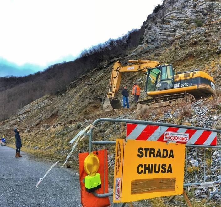 Frana della via di Arni, riaperta la strada tra Careggine e Isola Santa