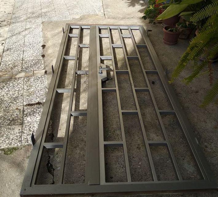 Le saccheggiano la casa ma nessuno se ne accorge 