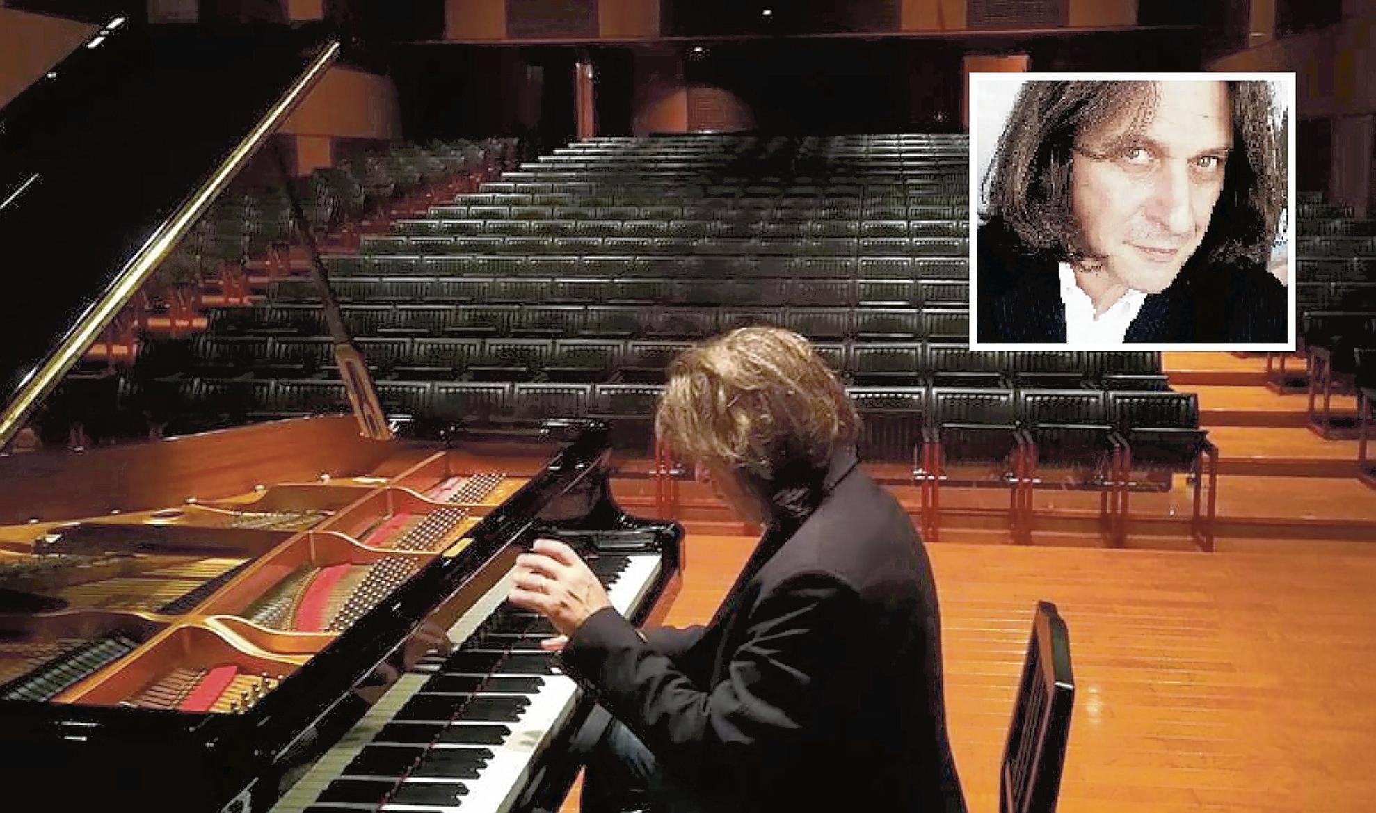 Il pianista Sandro Ivo Bartoli ha deciso di festeggiare il suo 50° compleanno con un concerto al teatro Olimpia di Vecchiano in programma domani sera