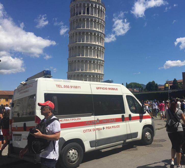 Presidio della polizia municipale in Piazza dei Miracoli