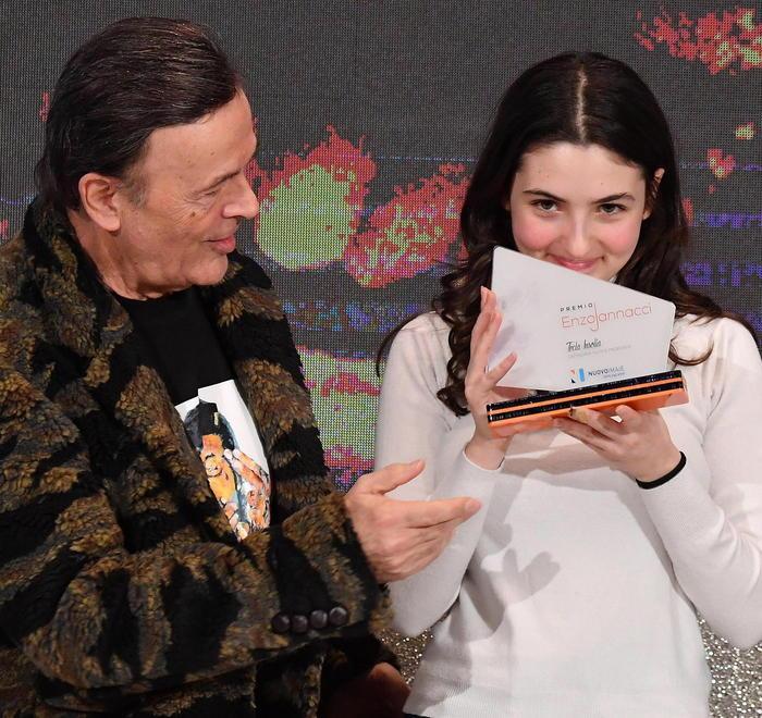 Tecla riceve a Sanremo il premio Jannacci e si prepara alla semifinale
