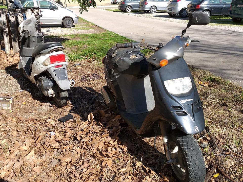 Via Claudio Jonta-Borgata Cotone, scooter vandalizzati