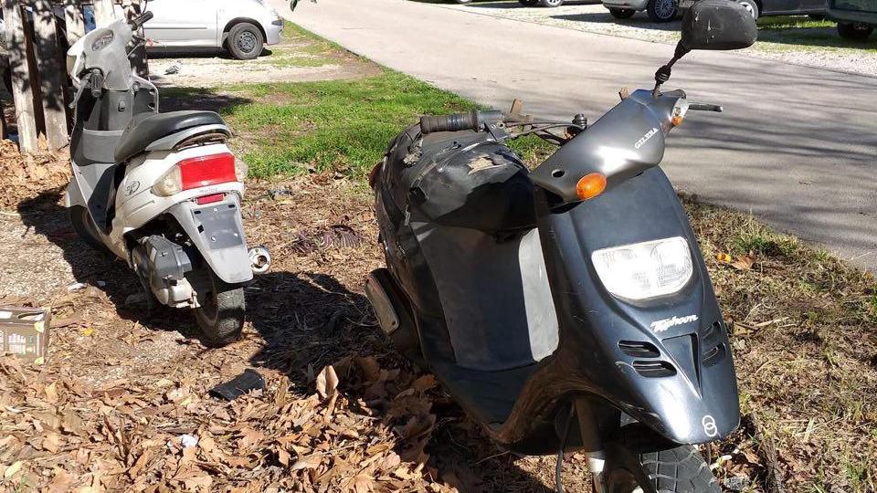 Via Claudio Jonta-Borgata Cotone, scooter vandalizzati