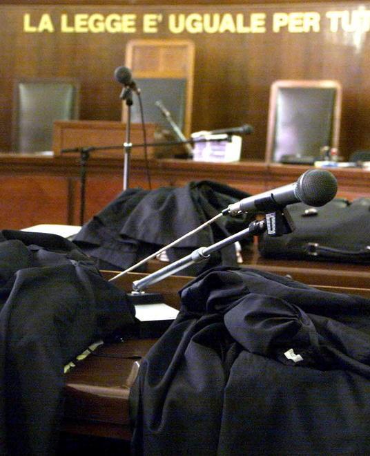 Botte e minacce al cliente per un debito di droga: 5 anni 