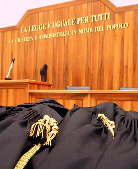 Voci fittizie in busta paga Il giudice “assolve” i lavoratori 