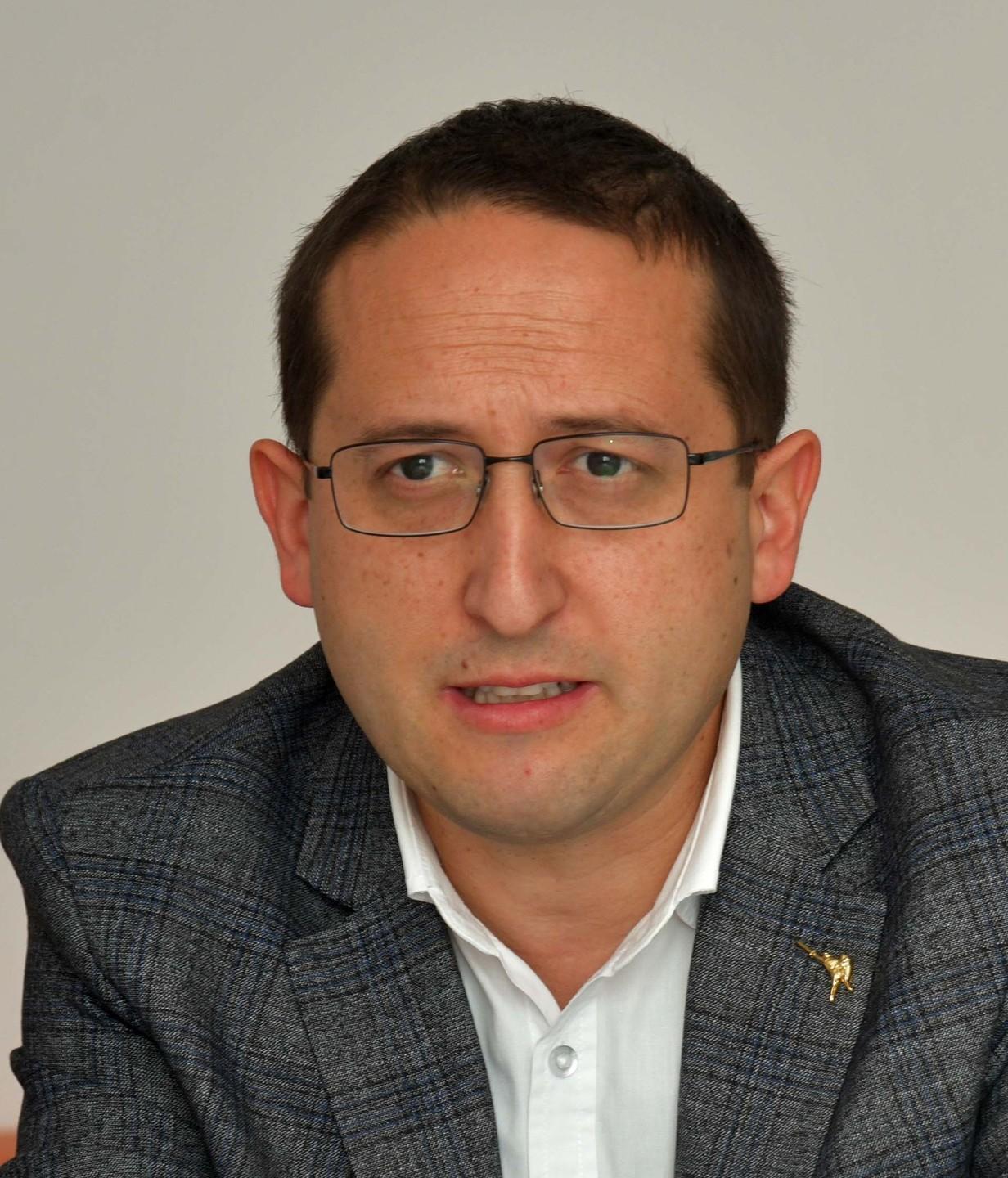 Zedda: «Solo bugie, faranno la fine del Titanic» 